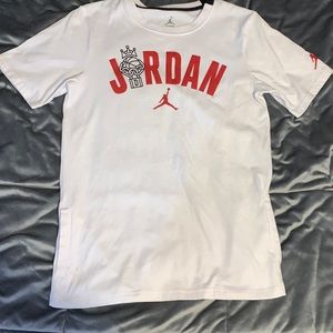 Men’s air Jordan tee shirt size large